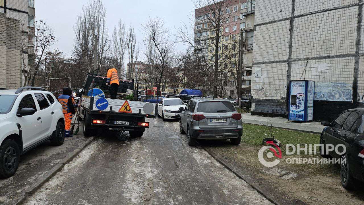 Атака на Днепр ночью 10 января: пострадали многоэтажки - кадры с места