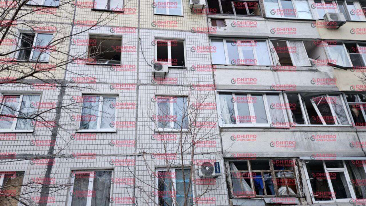 Атака на Днепр ночью 10 января: пострадали многоэтажки - кадры с места