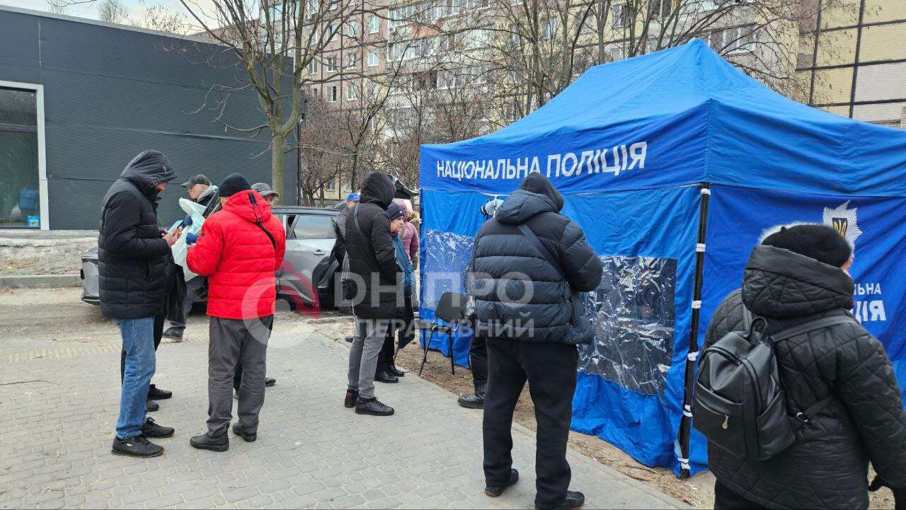 Атака на Днепр ночью 10 января: пострадали многоэтажки - кадры с места