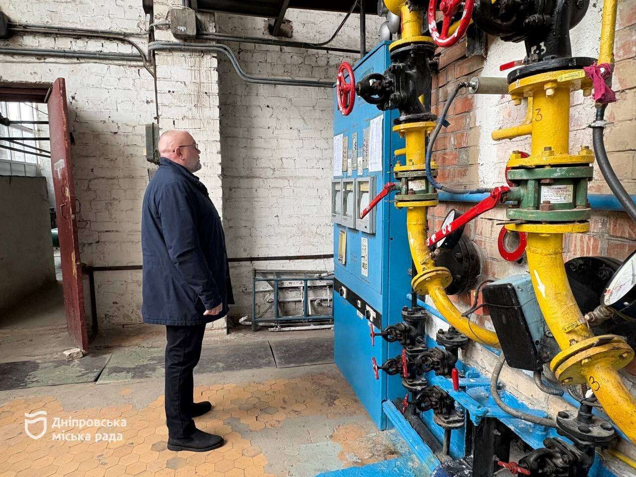 Опалювальний сезон у Дніпрі - найскладніший за весь час: тепловики працюють безперервно