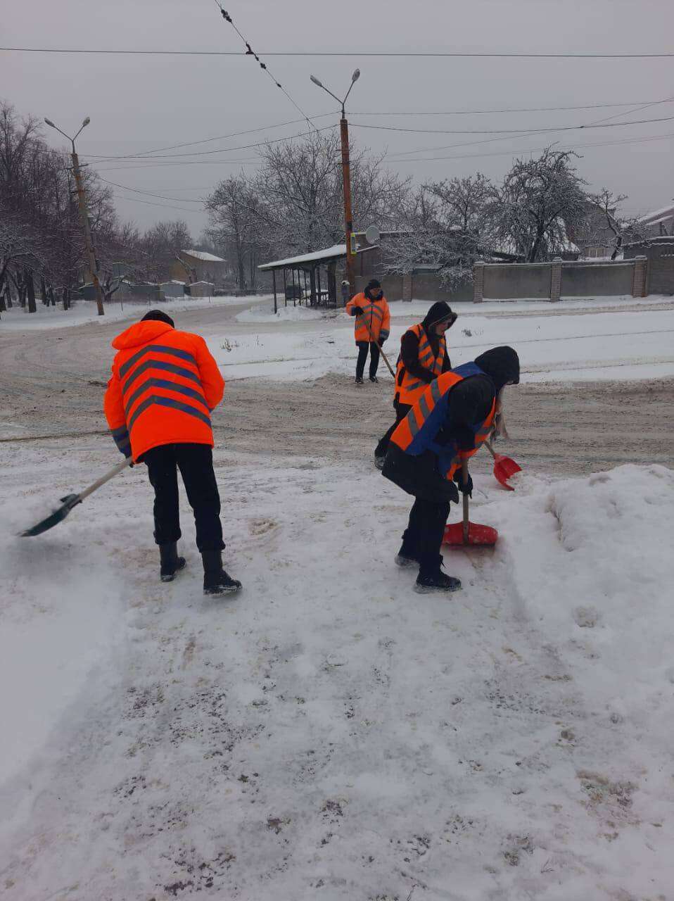 Снегопад в Днепре 15 января: как коммунальщики борются с непогодой