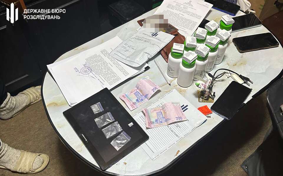 В Днепропетровской области пограничник торговал каннабисом и метамфетамином