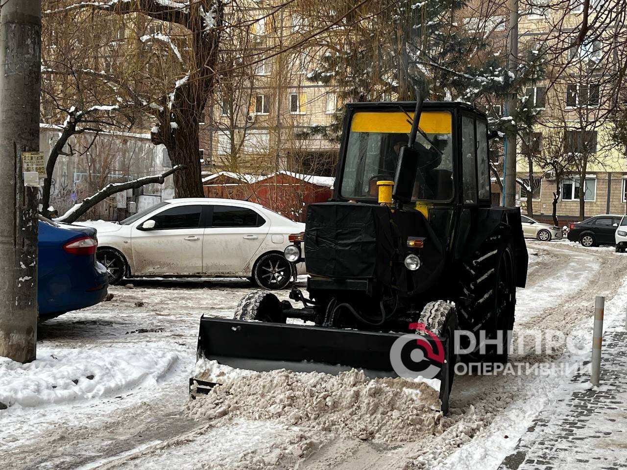 Прибирання снігу та боротьба з ожеледицею