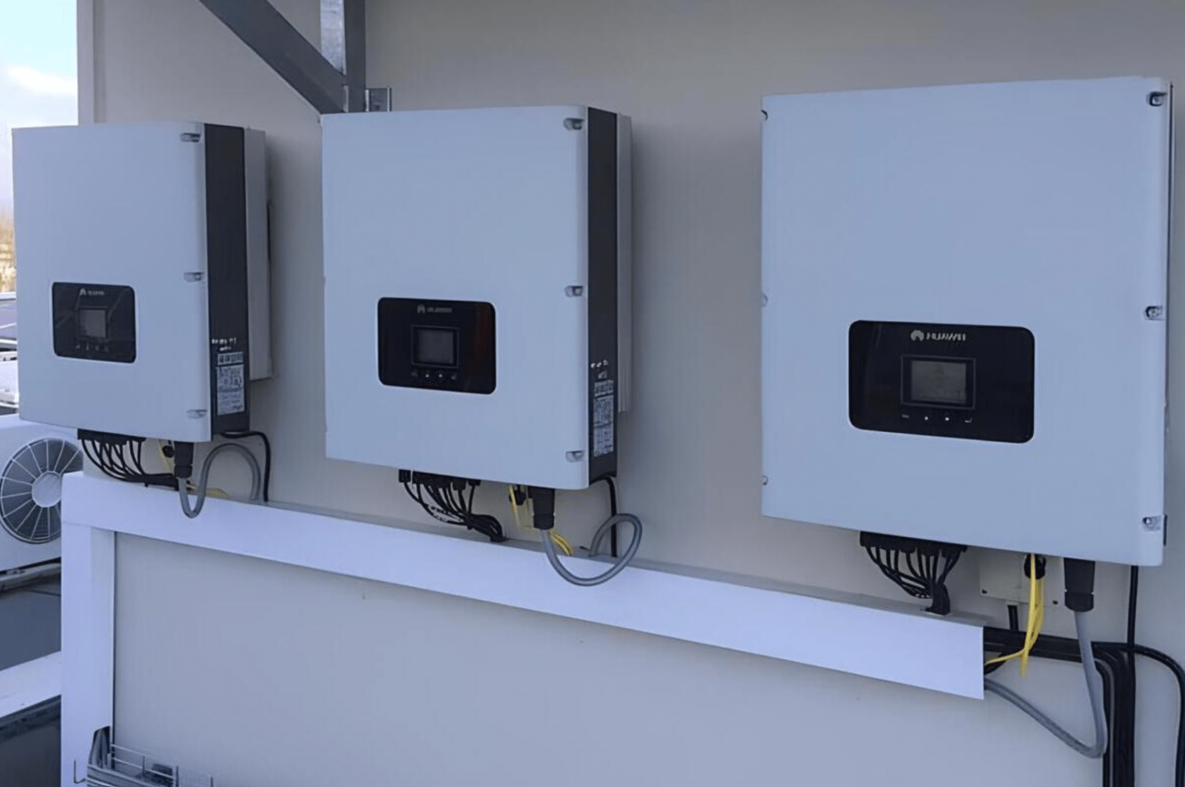 Як обрати інвертор для дому з акумулятором