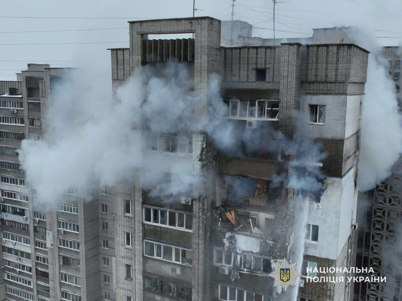 Атака на Дніпро 22 січня: кількість постраждалих зросла - кадри з місця влучання