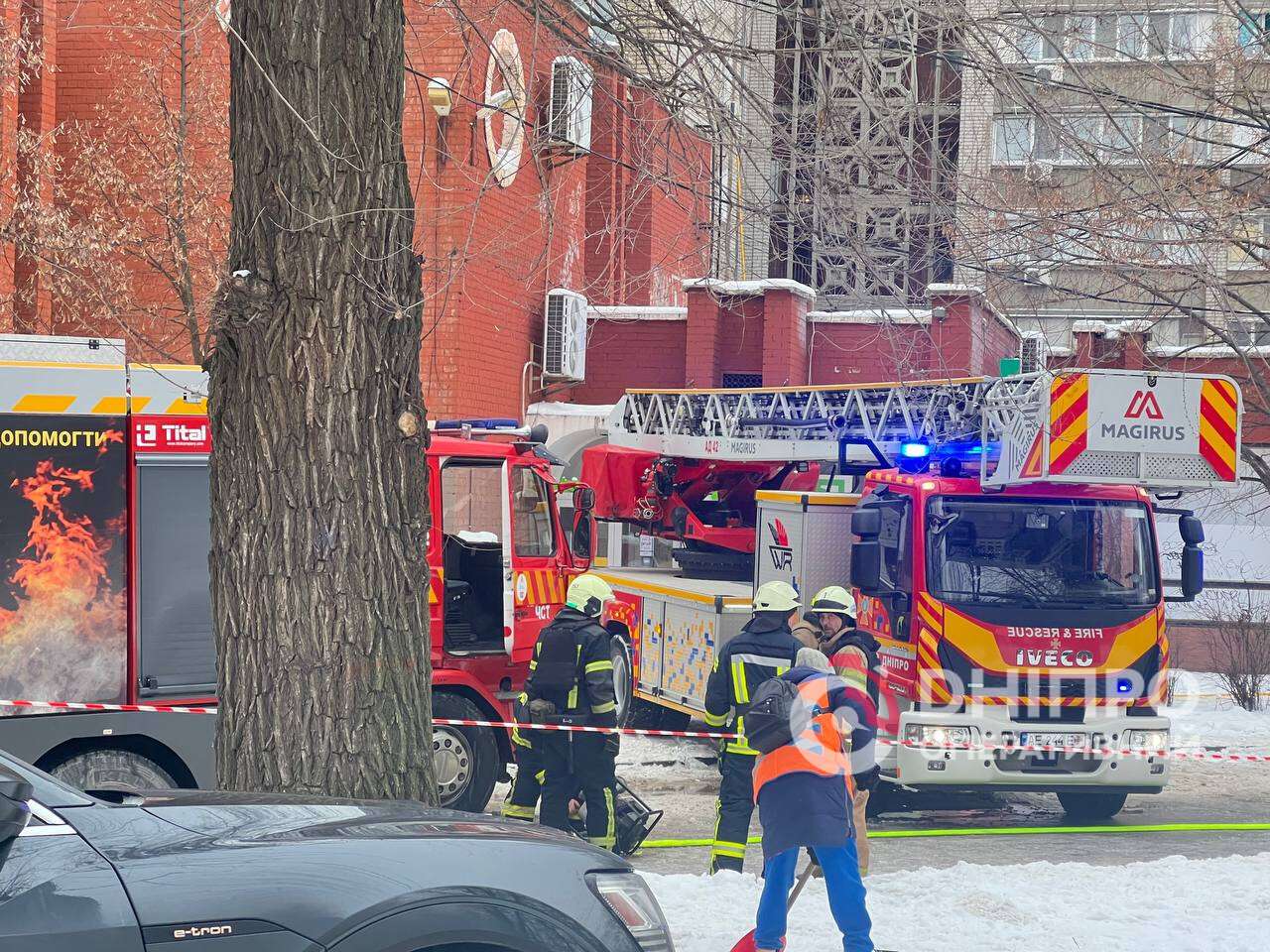 Атака на Днепр 22 января: число пострадавших увеличилось - кадры с места обстрела