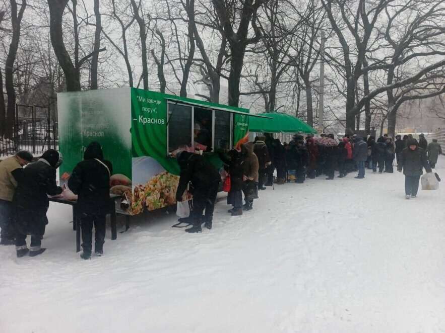 Раздача еды на морозе от Загида Краснова: врачи предупреждают о рисках