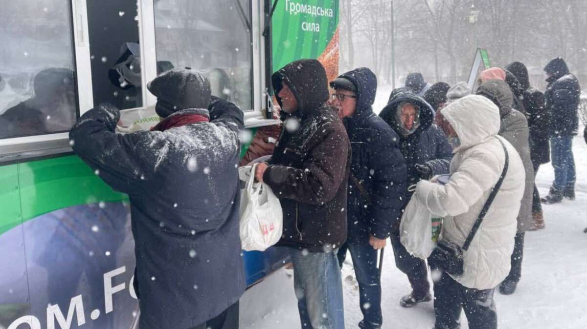 Раздача еды на морозе от Загида Краснова: врачи предупреждают о рисках