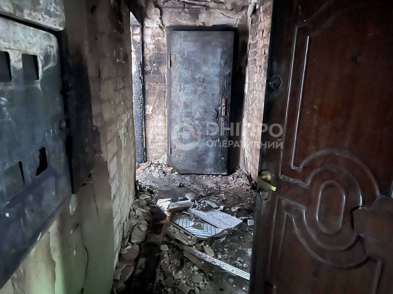 БпЛА 22 января попал в дом в Днепре: что происходит на месте удара