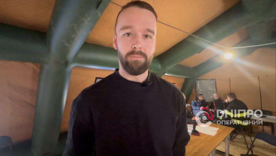 Волонтер Итан Крайц