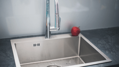 Вибираємо раковину, на якій не залишаються розводи та плями