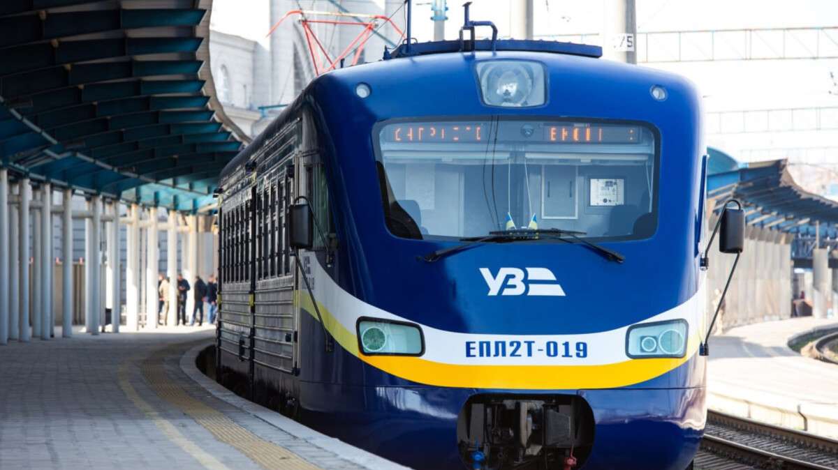 Приміські поїзди на Дніпропетровщині змінять рух з 27.01.2026 - деталі