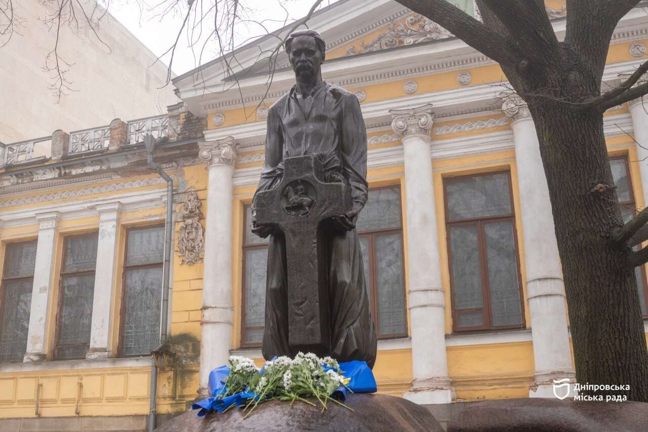 У Дніпрі вшанували пам’ять Героїв Крут