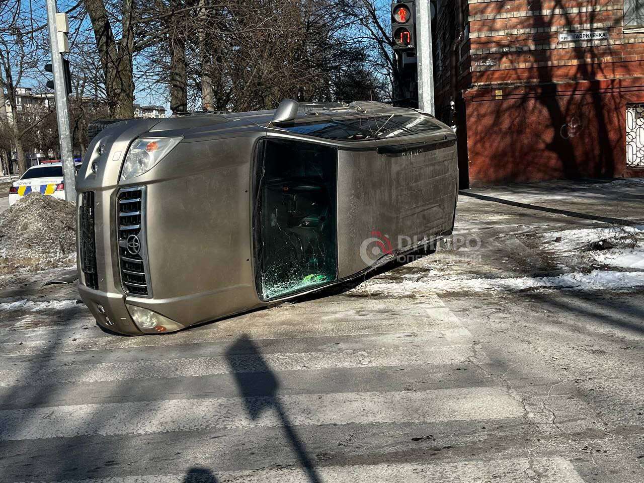 ДТП на Александра Поля 3 февраля: перевернулась Toyota - подробности