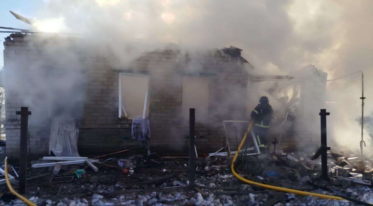 Атаки на Днепропетровщину 4 февраля: возник масштабный пожар, есть пострадавшие