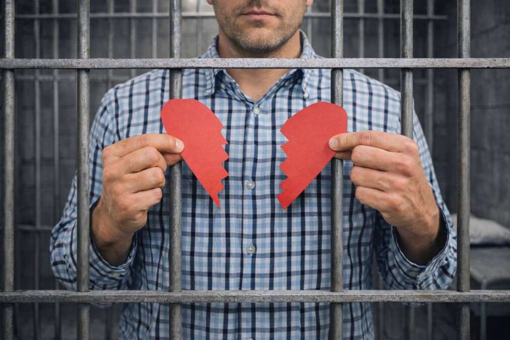 Пограбування через розбите серце: у Кривому Розі чоловік пішов на злочин у День закоханих, щоб повернутися до в’язниці