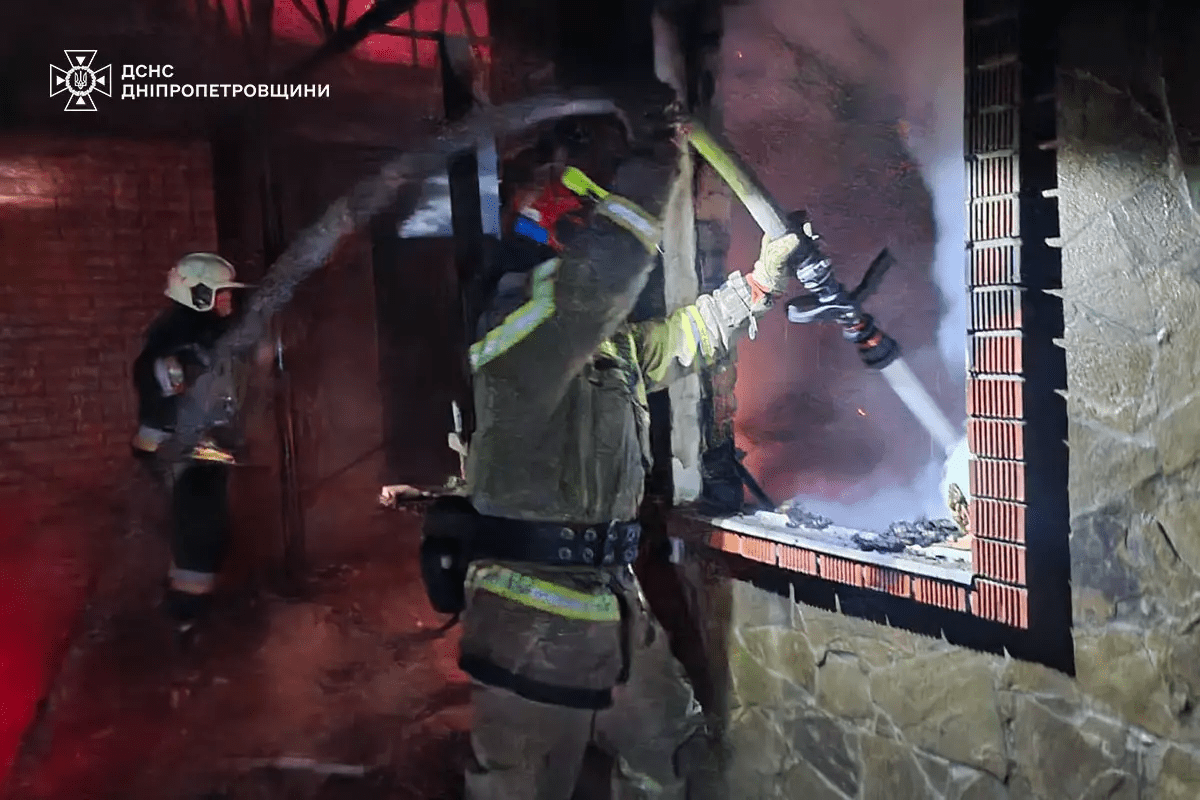 Горів будинок в Дніпрі