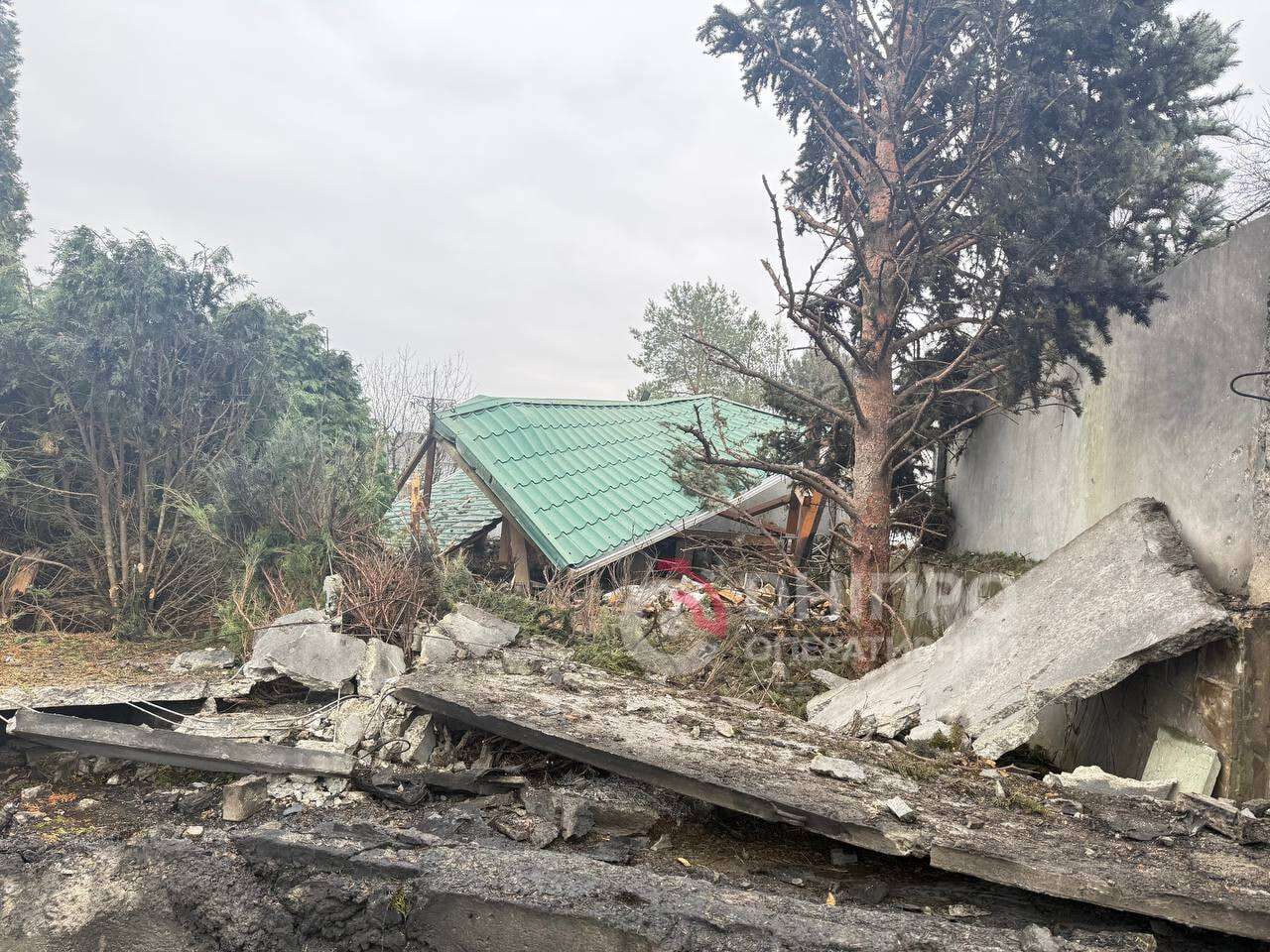 Последствия атаки рф на Днепр ночью 12.02.2026 &mdash; кадры и подробности