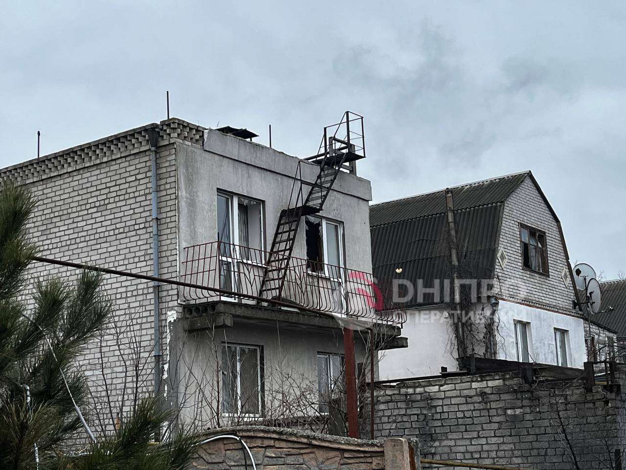 Последствия атаки рф на Днепр ночью 12.02.2026 &mdash; кадры и подробности