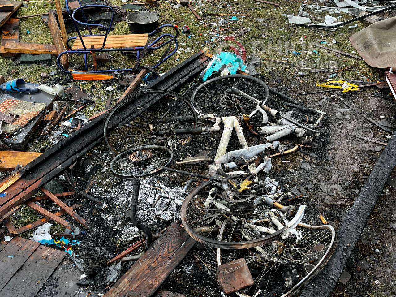 Последствия атаки рф на Днепр ночью 12.02.2026 &mdash; кадры и подробности