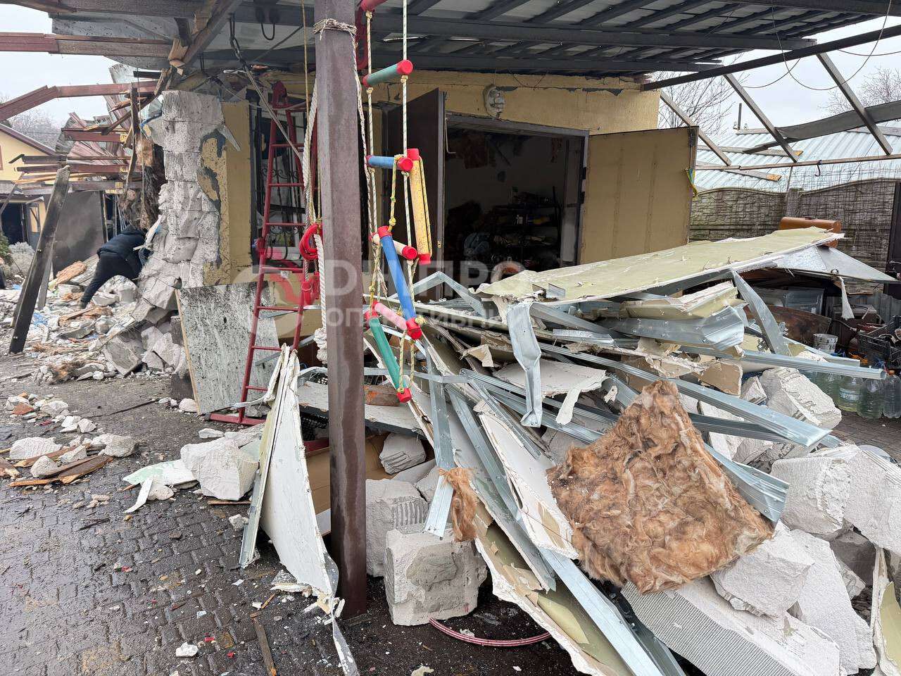 Последствия атаки рф на Днепр ночью 12.02.2026 &mdash; кадры и подробности