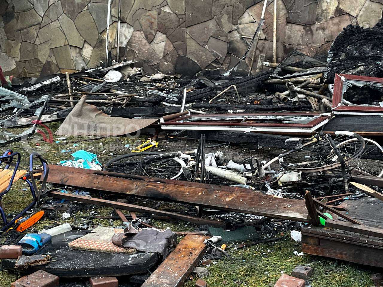 Последствия атаки рф на Днепр ночью 12.02.2026 &mdash; кадры и подробности