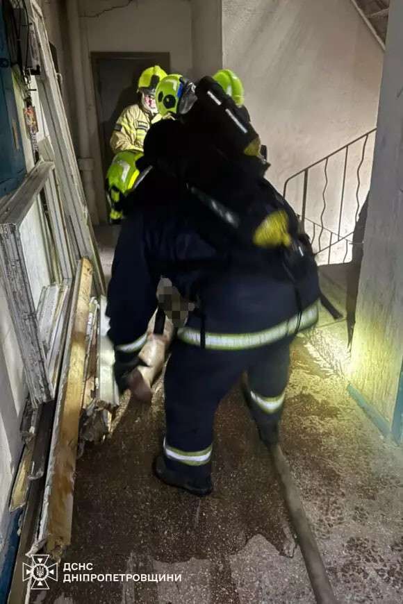 Загорелась многоэтажка 15 февраля на Днепропетровщине: спасали мужчину
