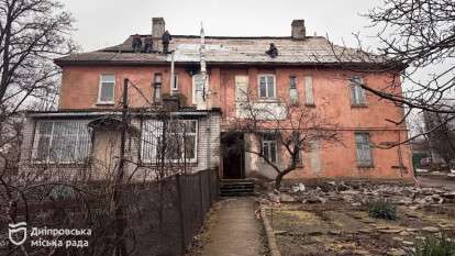 Дніпро відновлюється після обстрілів: триває ремонт у двох будинках