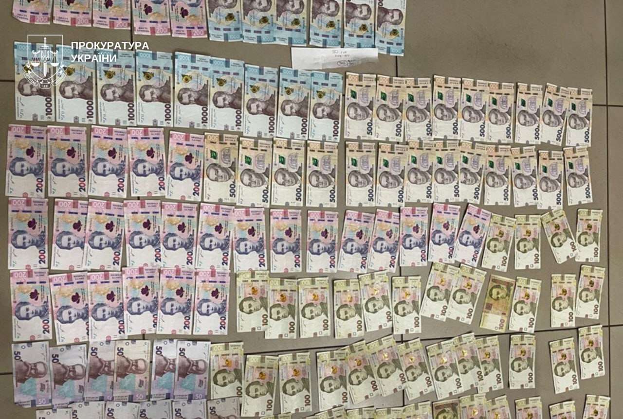 На Дніпропетровщині судитимуть експоліцейського та його спільників за організацію схеми збуту наркотиків