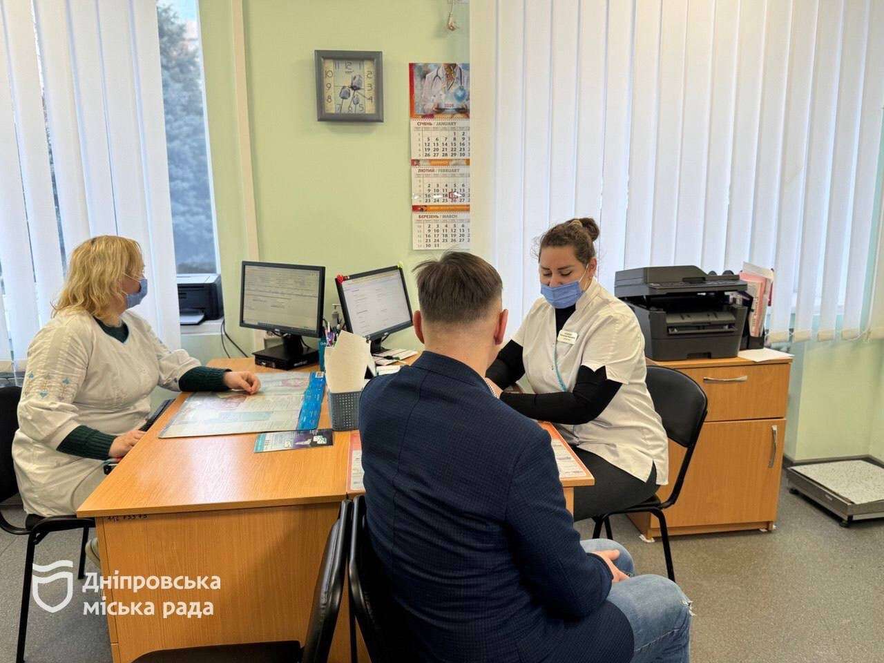 Дніпро отримало три потужних генератори від компанії ASBISC ENTERPRISES PL