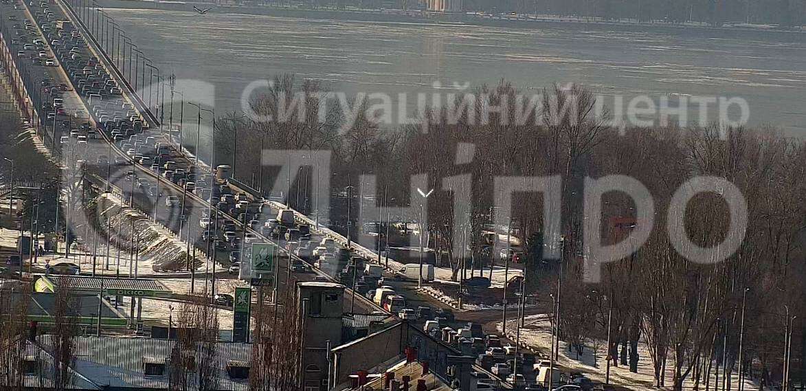 Затор на Слобожанському проспекті 23 лютого - що відомо