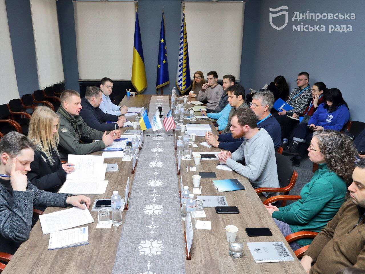 Мэр Днепра Филатов и глава ОВА Ганжа встретились с делегацией старших сотрудников Конгресса США