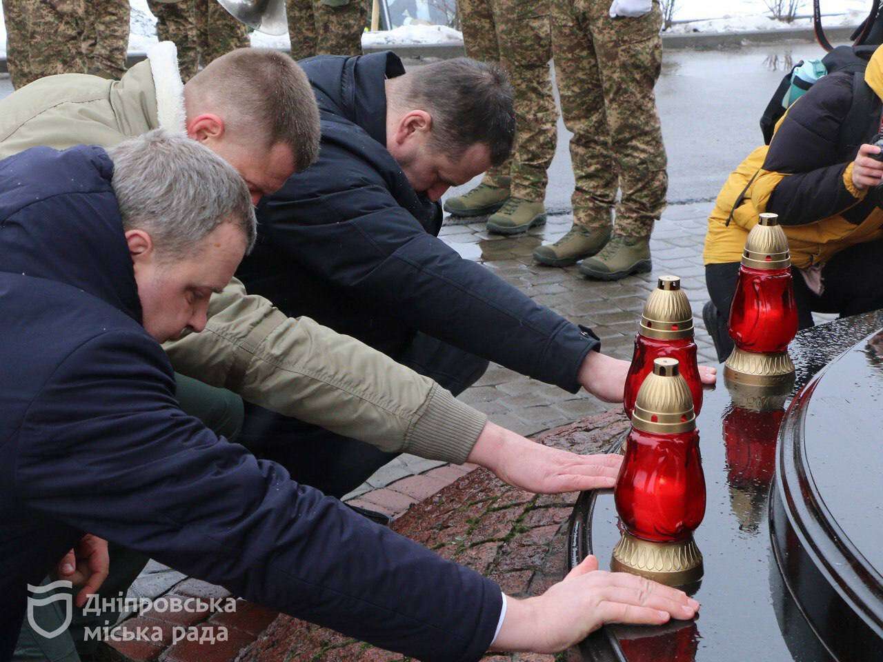Мэр Филатов и глава ОВА Ганжа почтили память погибших во время полномасштабного вторжения