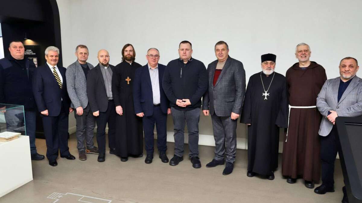 Борис Филатов провел встречу с священниками и духовными лидерами