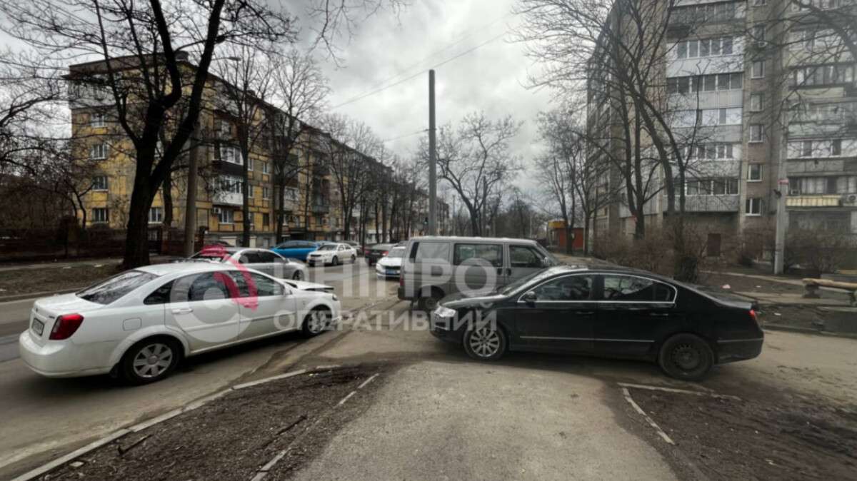 Тройное ДТП в центре 03.03.2026: кадры с места происшествия