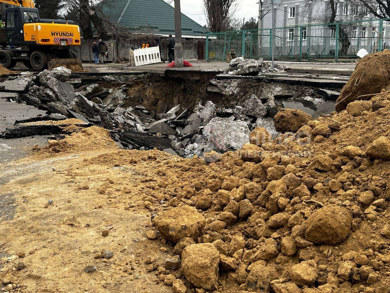 Провалля на Пастера ліквідовують: як просуваються роботи та коли завершаться - подробиці