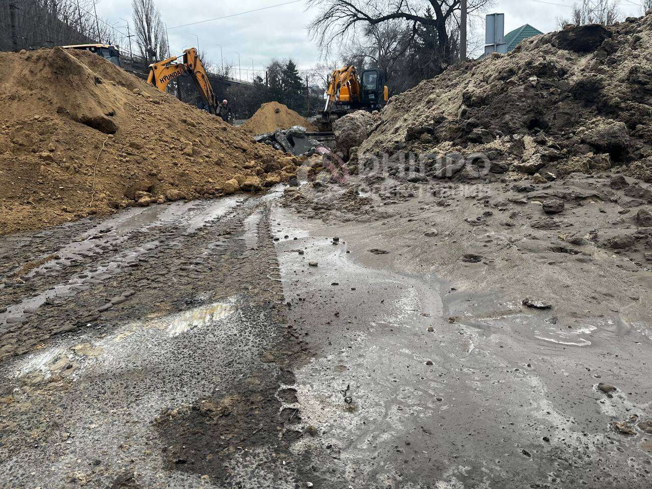 Провал на Пастера ликвидируют: как продвигаются работы и когда завершатся — подробности