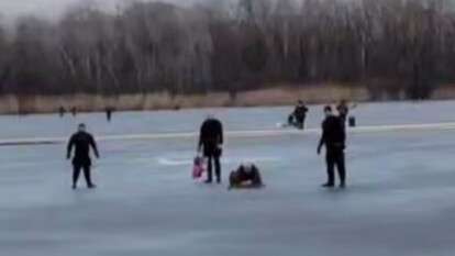 Провалился под лед человек на Набережной Победы 07.03.2026