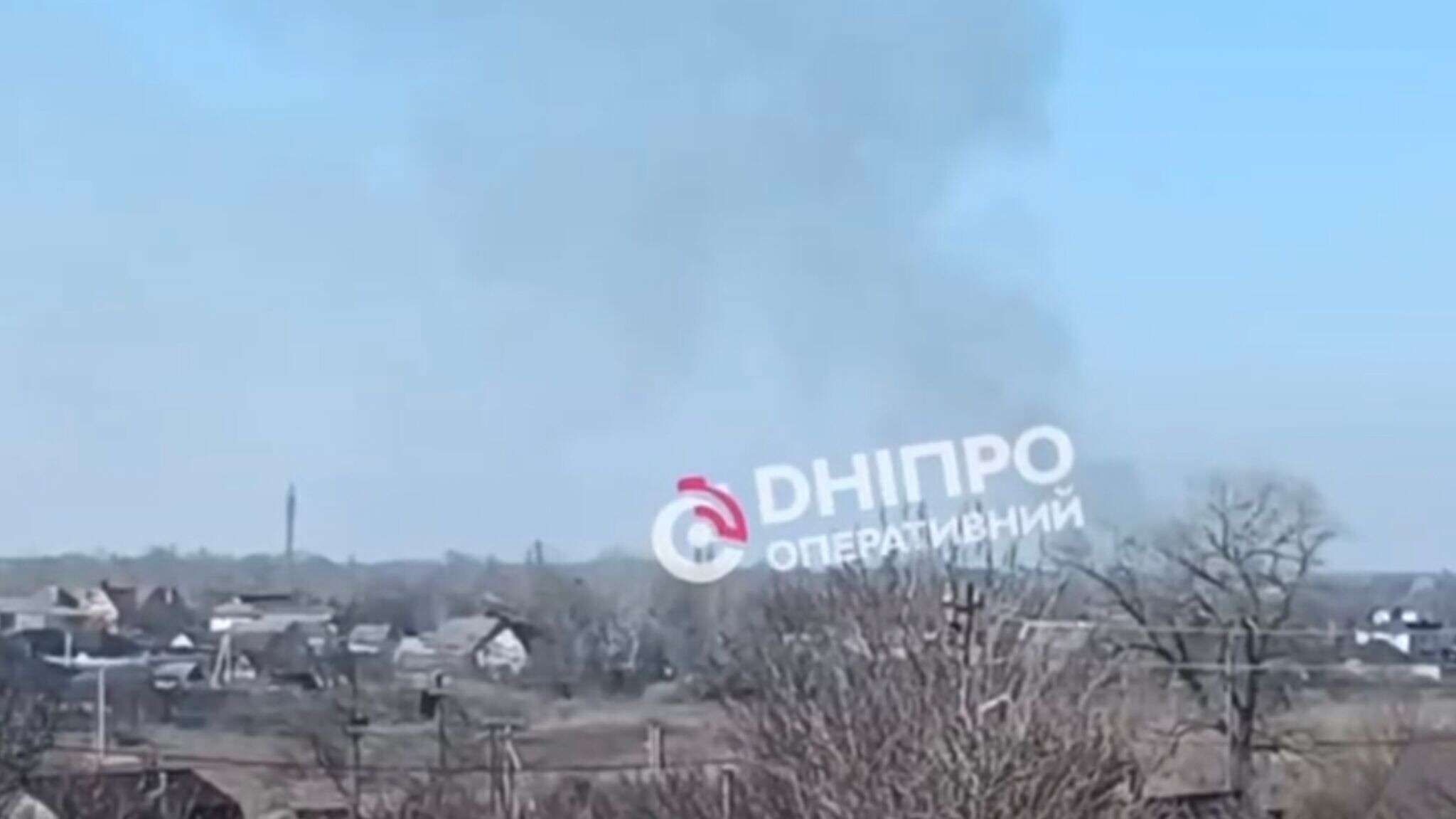 Над лівим берегом Дніпра здійнявся густий стовп диму: що відомо
Вдень 8 березня у Дніпрі над лівобережною частиною міста раптово з'явилося задимлення. Про це повідомляє кореспондент ІА "Дніпро Оперативний". 
За…