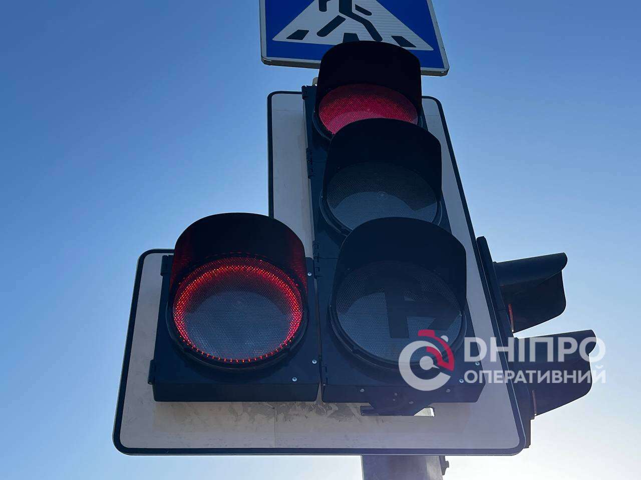 Додаткові світлофорні секції на перехресті Донецьке шосе - вул. Березинська: подробиці