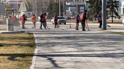 Уборка дорог в Днепре
