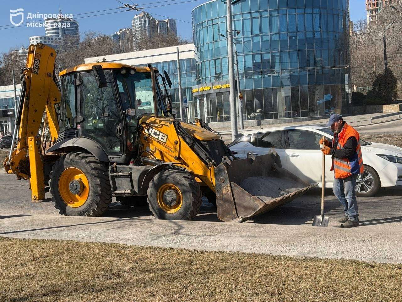 Уборка дорог в Днепре