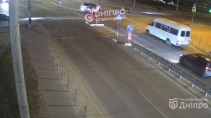 ДТП на просп. Героїв 15.03 - після зіткнення з Mercedes Nissan влетів у мотоцикл