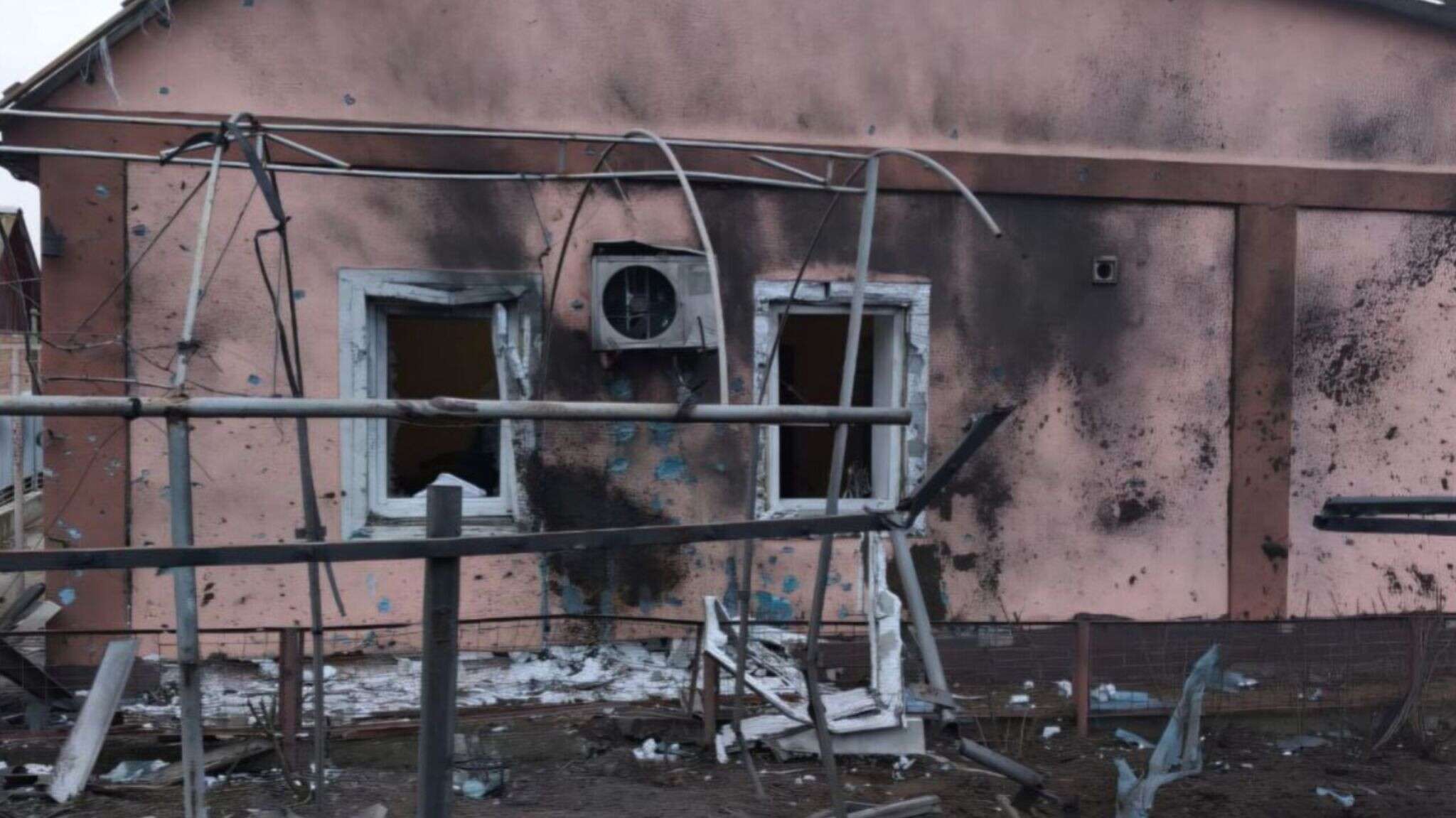 Ворог 10 разів атакував Дніпропетровщину, є поранені: як минула ніч на 19 березня
У ніч проти четверга, 19 березня, російська армія понад десять разів атакувала декілька районів Дніпропетровської області, застосувавши безпілотники. Внаслідок обстріл