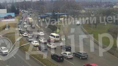 Пробка возле Кайдакского моста 19 марта
