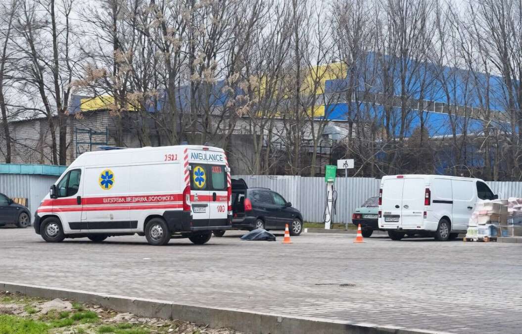 Чоловік помер на заправці