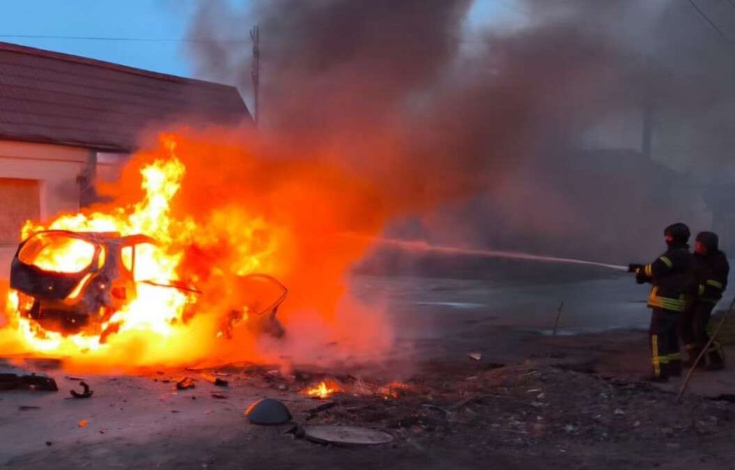 Погибли два человека: враг ударил беспилотниками и артиллерией по Днепропетровщине