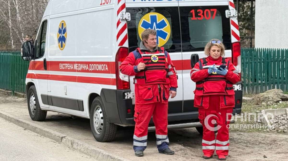 Атака на Дніпро 24 березня: двоє постраждалих - "важкі"