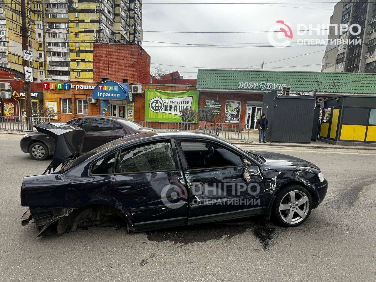 ДТП на Робочій 24 березня: зіткнулися Mercedes та Volkswagen, постраждав пішохід