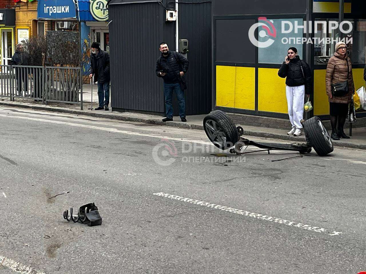 ДТП на Робочій 24 березня: зіткнулися Mercedes та Volkswagen, постраждав пішохід